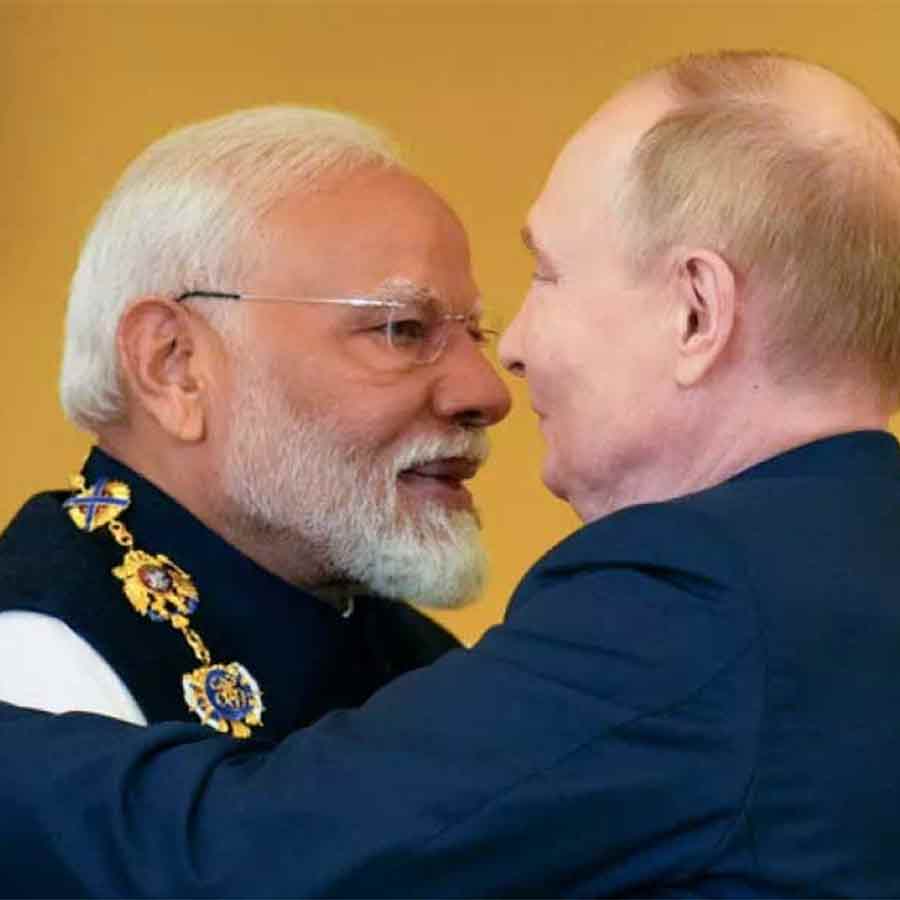 While America is increasing pressure on various countries, India, Russia and China are trying to increase mutual cooperation