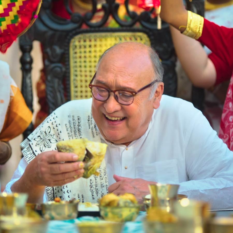 Victor Banerjee Starrer Shiboprosad Mukhopadhyay New Movie Raktabeej 2 had A bangladesh Connection dgtl