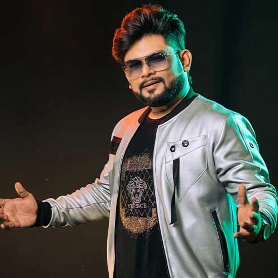 Aneek Dhar Reveals Her new Journey As an Anchor in New Singing Reality Show Shonar Jalsaghar dgtl