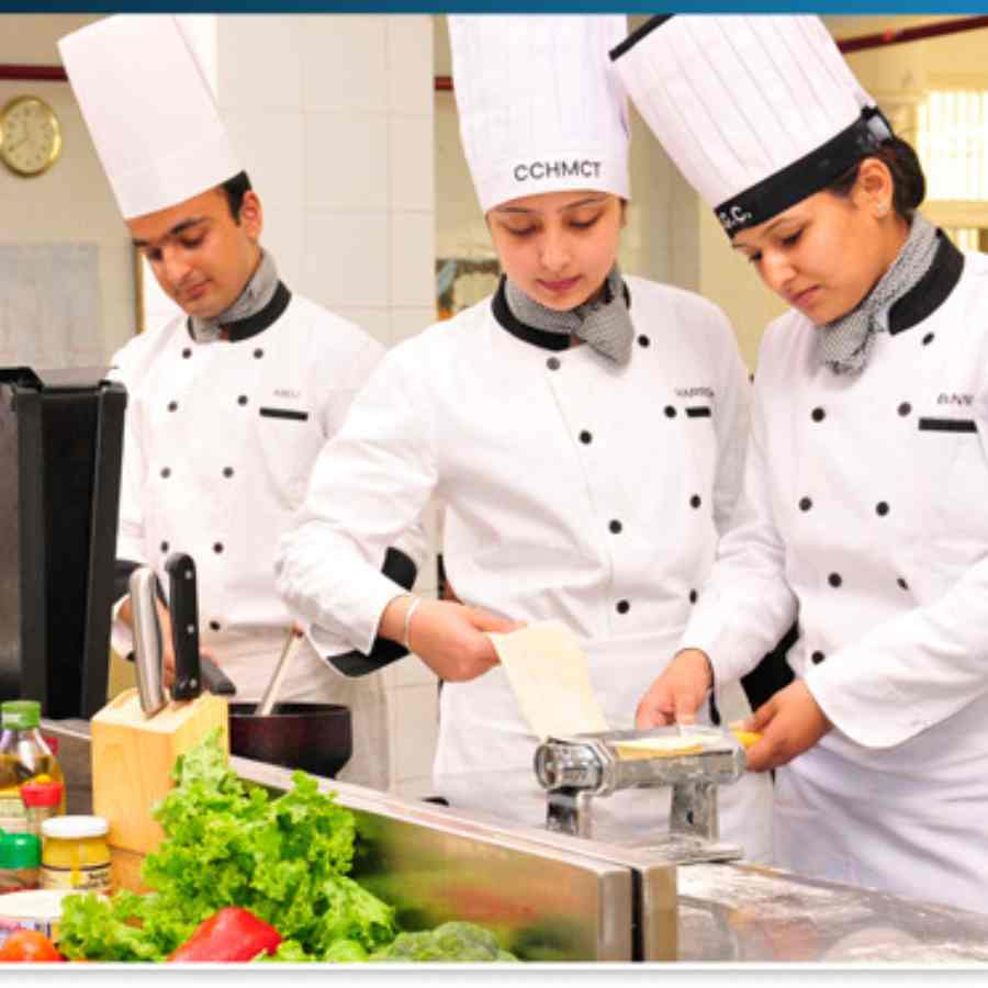 What is the process for studying Hotel Management, which universities offer it in West Bengal, and how expensive is it? dgtl
