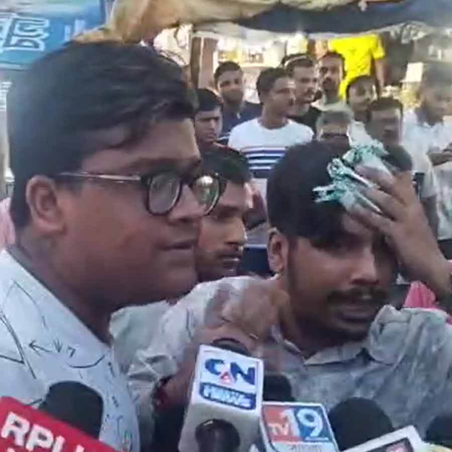 Chaos at Barasat between TMC and BJP supporters during a program of Suvendu Adhikari dgtld