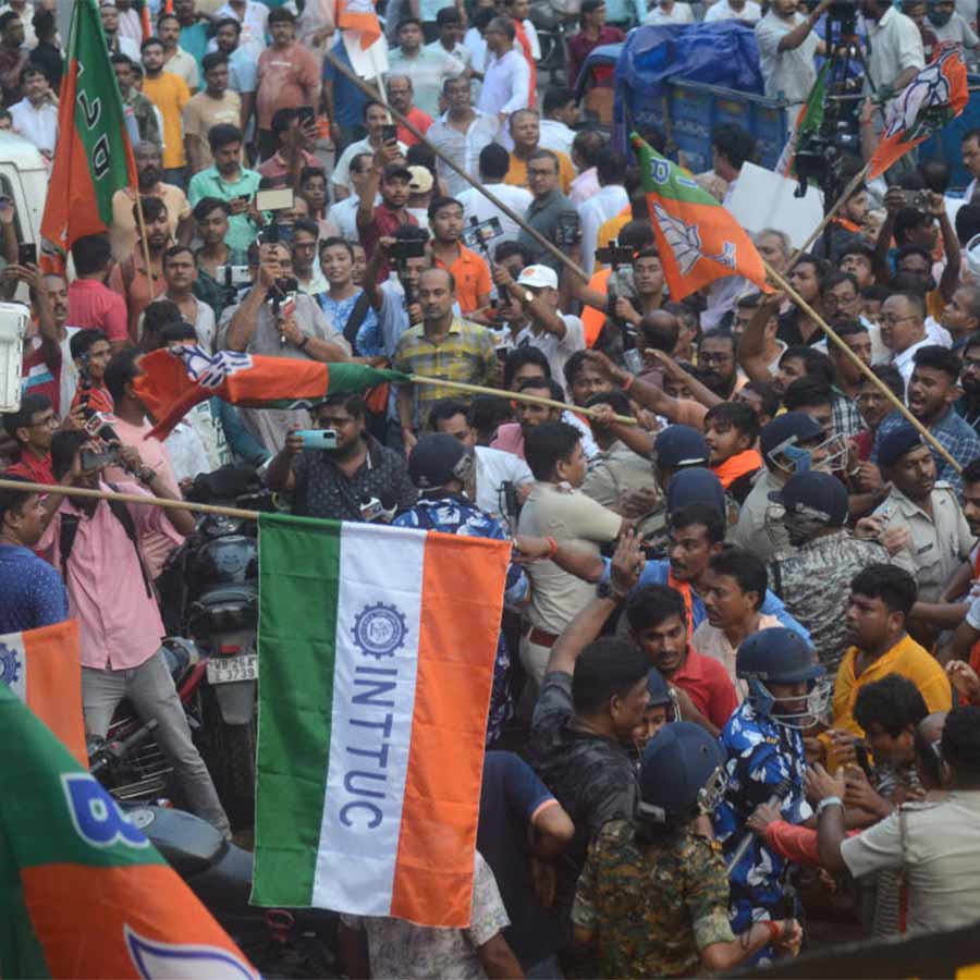 Chaos at Kanya Suraksha yatra of Suvendu Adhikari at barasat, complain against TMC
