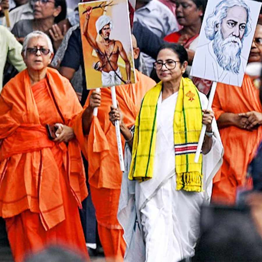 Speculations after Mamata Banerjee participated in Bhasa Michil or language march of Adivasis at Jhargram