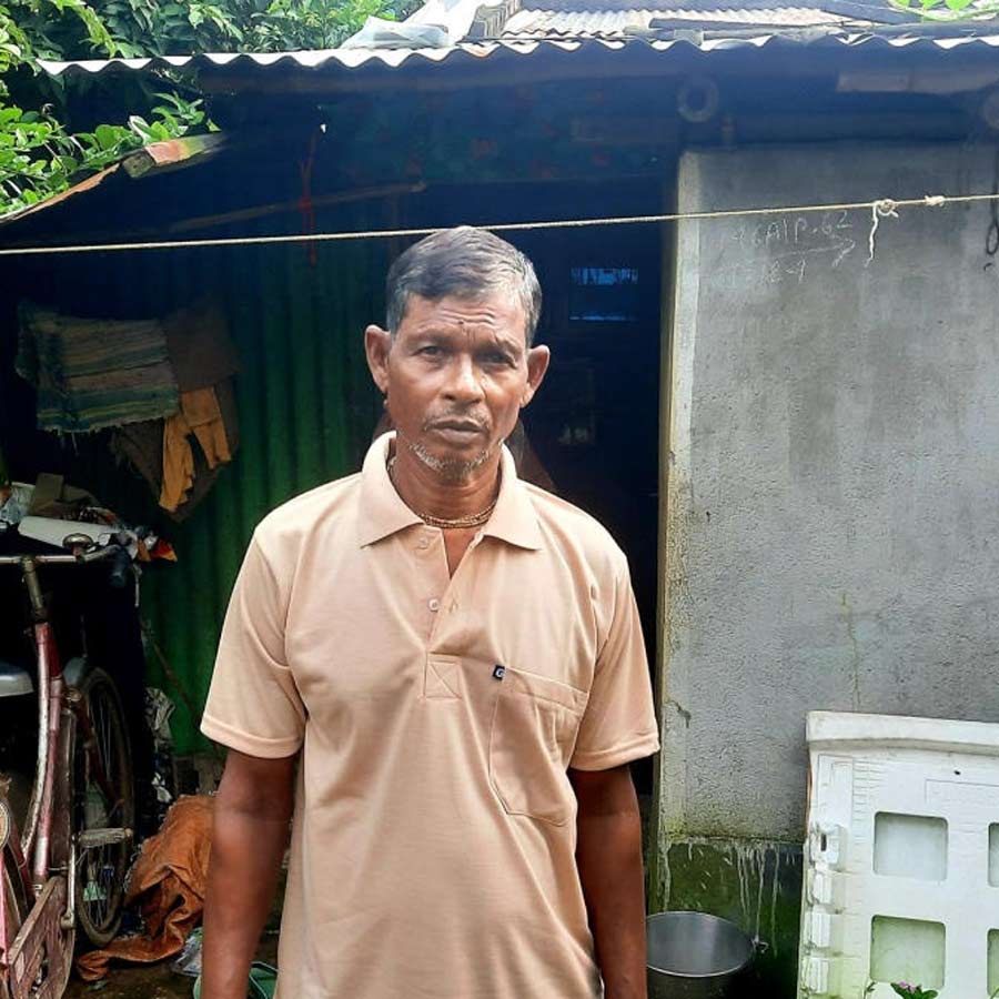 Bengali migrant workers who came back to their homes due to harassment in other states are demanding jobs in West Bengal