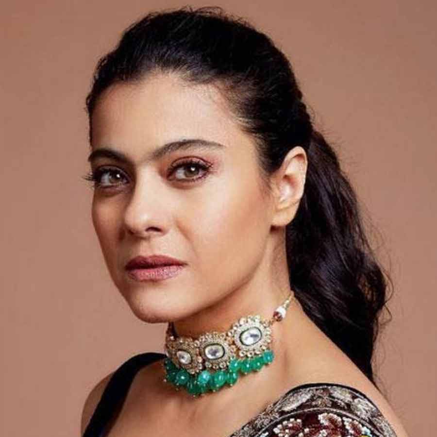Kajol lost her cool when a journalist asked her repeat her answer in Hindi dgtl