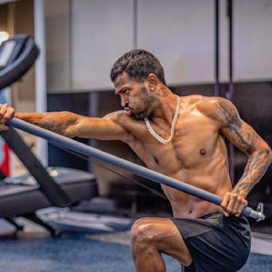 ক্রিকেট তারকার শরীরচর্চা।