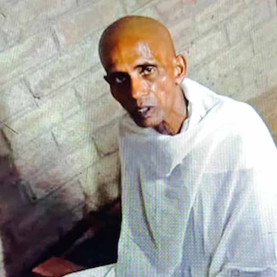 A man disguised as a saint returned home after 10 years and murdered his wife, Police search for accused