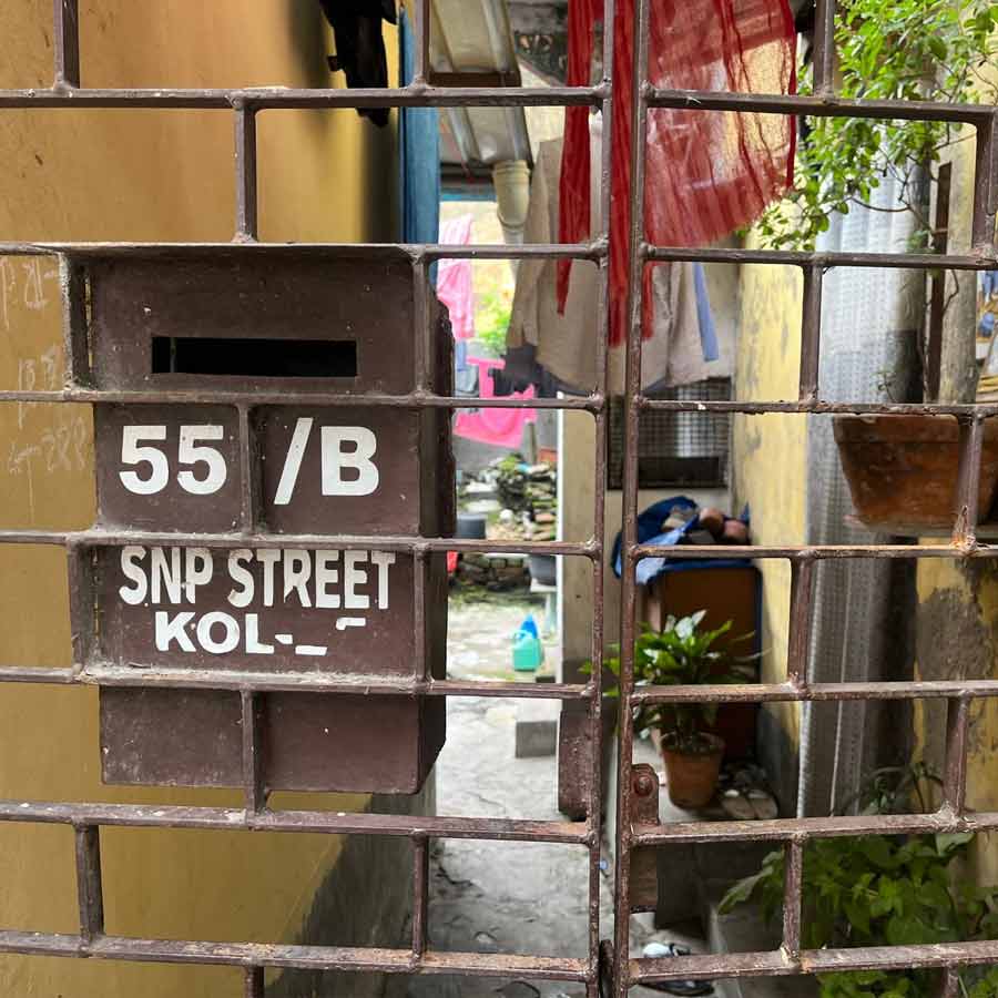 ভবানীপুরের ৫৫/বি শম্ভুনাথ পণ্ডিত স্ট্রিট। এক বছর আগে এই ঠিকানা ছিল আলোচনার কেন্দ্রে। এই হল সঞ্জয়ের বাড়ি।