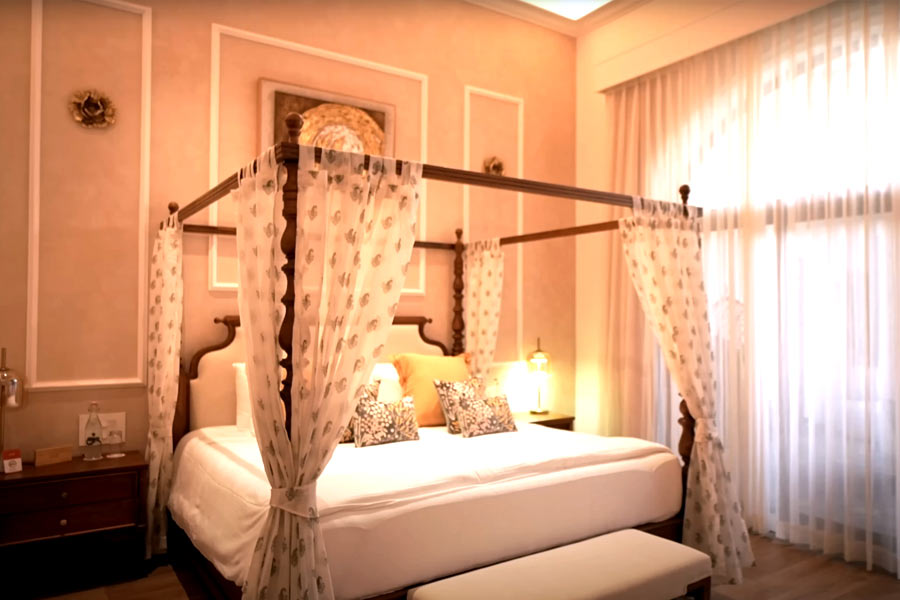 বাংলোর অন্দরসজ্জা। শোয়ার ঘর।