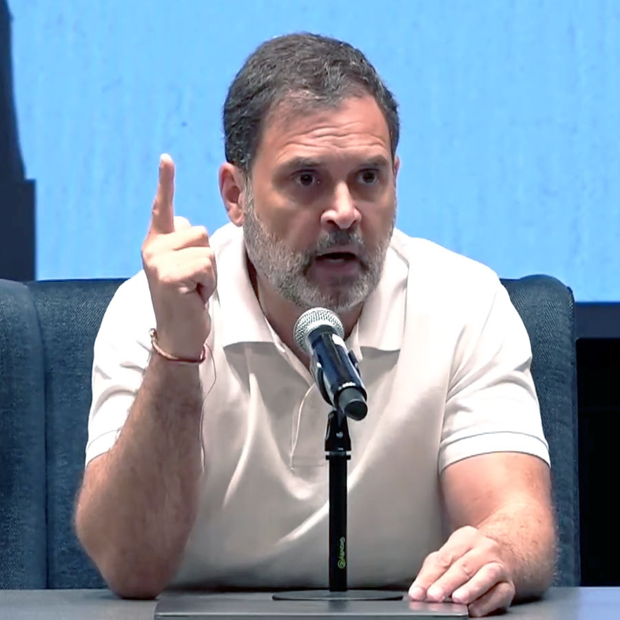 Rahul Gandhi raise voice in Colombia against Narendra Modi government dgtl