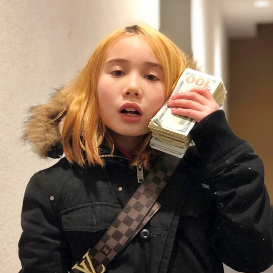 Influencer faces backlash after claiming of earning 1 Million dollar in OnlyFans