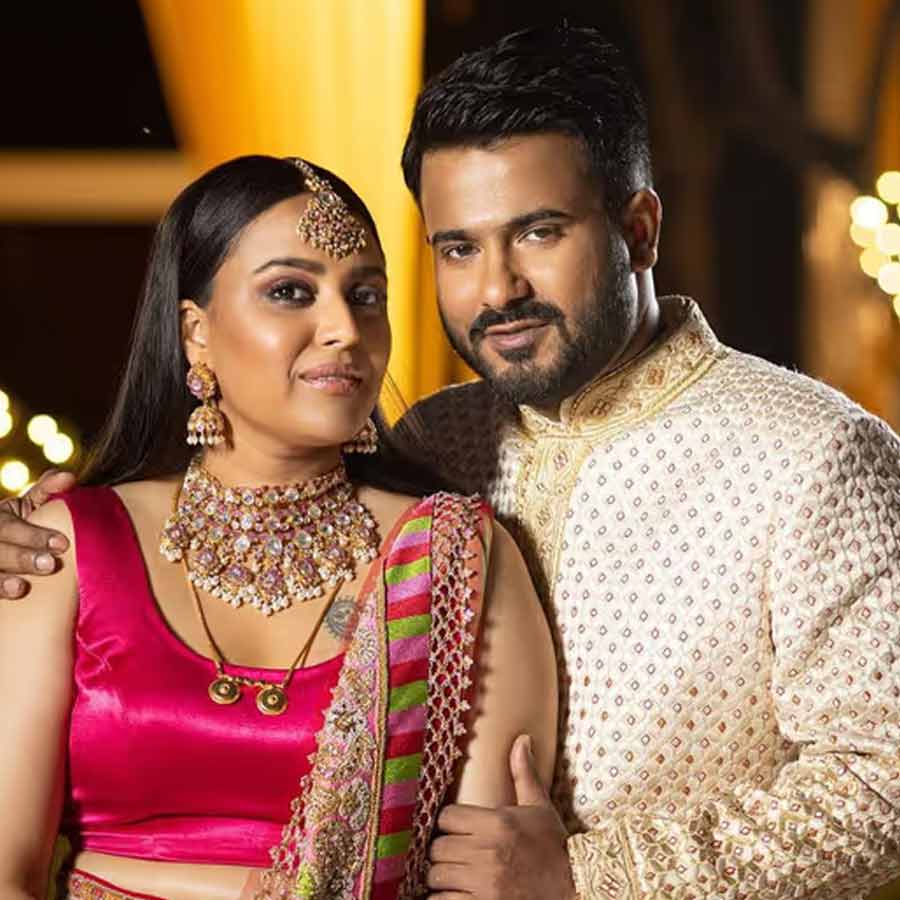Swara Bhasker slams a troll who called her husband Fahad Ahmed a Chhapri street vendor dgtl