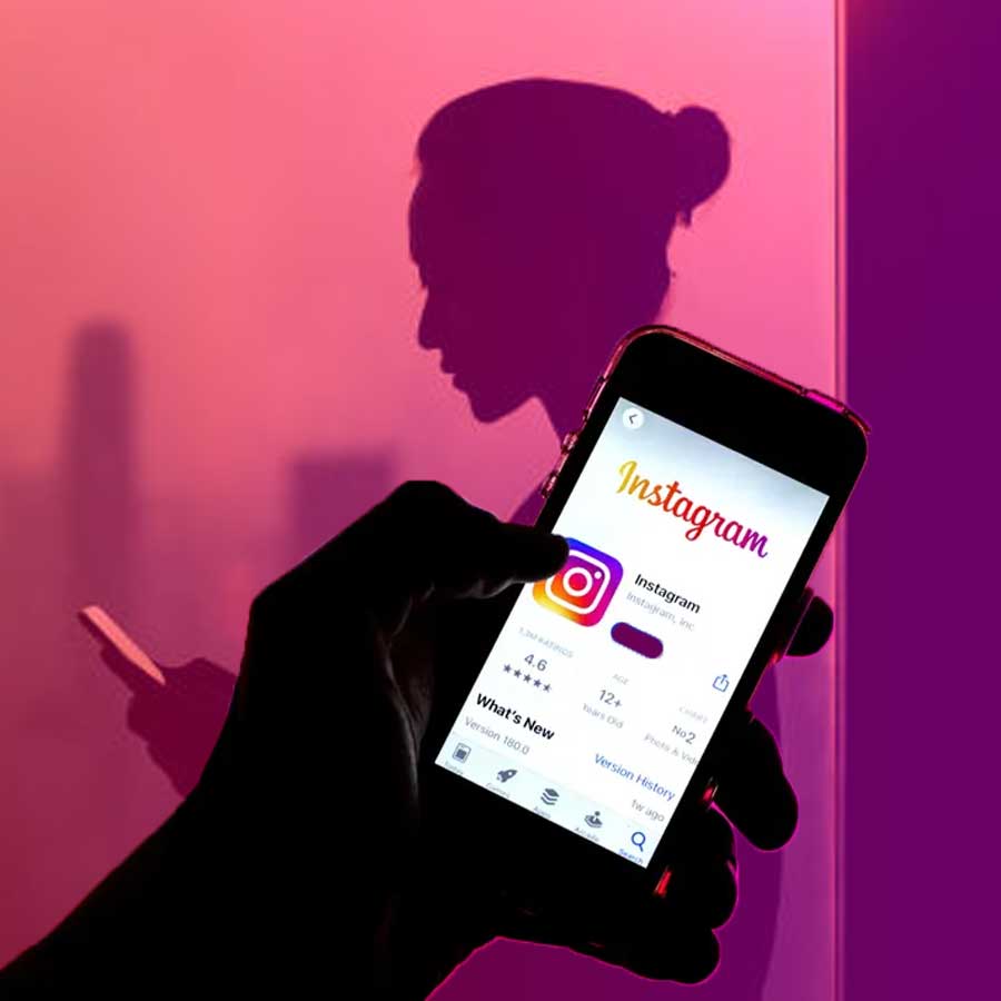 সমাজমাধ্যমে ভুয়ো অ্যাকাউন্ট তৈরি করে খুনের হুমকির অভিযোগ।