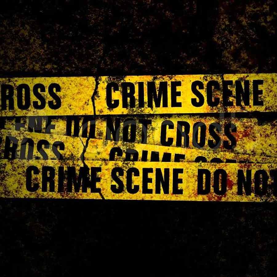 বহু বছর ধরে লুকিয়ে থাকা ভয়াবহ হত্যাকাণ্ডের নেপথ্যে জড়িত থাকার অভিযোগ উঠেছে ধর্মস্থলা মন্দিরের প্রশাসকদের বিরুদ্ধে। কর্নাটকের এই বিখ্যাত মন্দিরের সমস্ত চাবিকাঠি রয়েছে প্রভাবশালী হেগ্গডে পরিবারের হাতে। ১৯৬৮ সাল থেকে বীরেন্দ্র হেগ্গডে ২১তম ধর্মাধিকারী হিসাবে প্রশাসকের দায়িত্ব সামলে আসছেন।