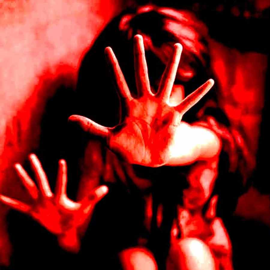 ২০১২ সালে ১৭ বছরের আর এক কিশোরী সৌজন্যাকে ধর্ষণ ও হত্যা করার অভিযোগ উঠে আসে। সেই তদন্তের আজও কোনও কিনারা করা সম্ভব হয়নি। মন্দিরের প্রাক্তন কর্মীর জবানবন্দি উঠে আসার পর সমস্ত হত্যারহস্য মন্দিরকে ঘিরেই আবর্তিত হয়েছে বলে মনে করছেন স্থানীয় বাসিন্দাদের একাংশ।