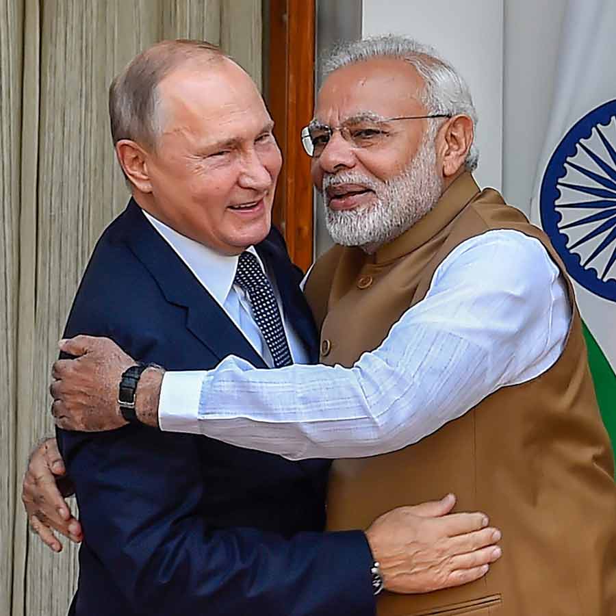 Vladimir Putin said Prime Minister Narendra Modi not the one to give in to pressure before his visit in India dgtl
