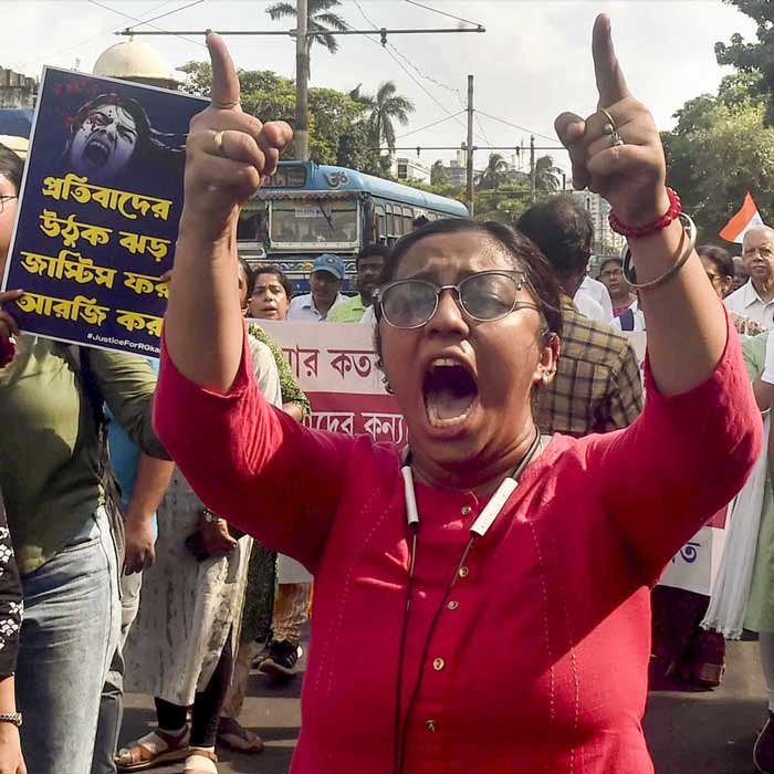 গত বছর আরজি কর-কাণ্ডের প্রতিবাদে বিধান সরণিতে প্রতিবাদ-মিছিল। 