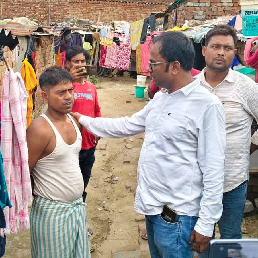 TMC MP Samirul Islam meets Bengali Migrant Workers in Noida of Uttar Pradesh dgtl