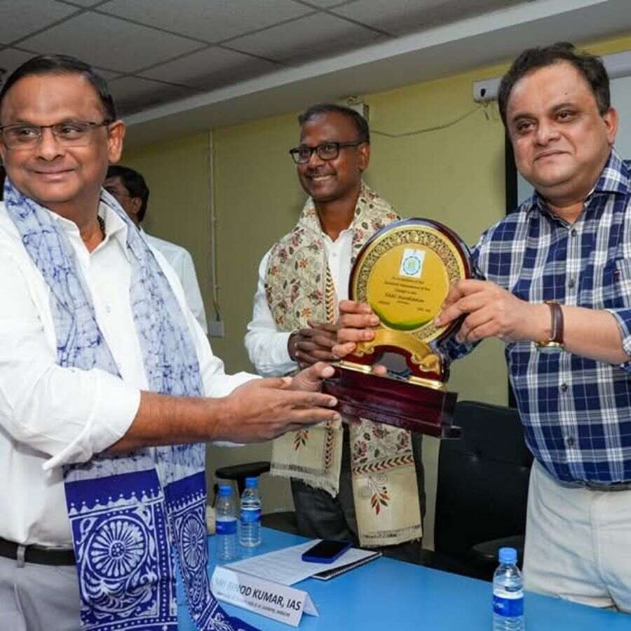 Education Department awards NAAC-accredited college principals dgtl