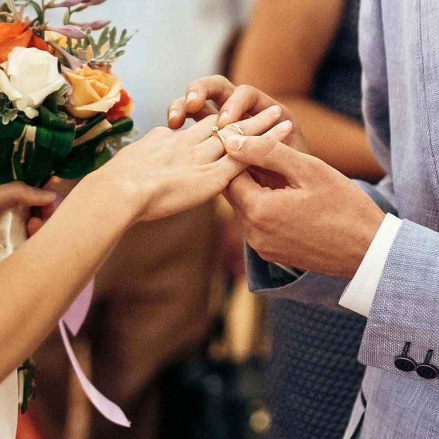 Bride’s last minute text to her bridemaid asking to stay out of wedding pictures dgtl