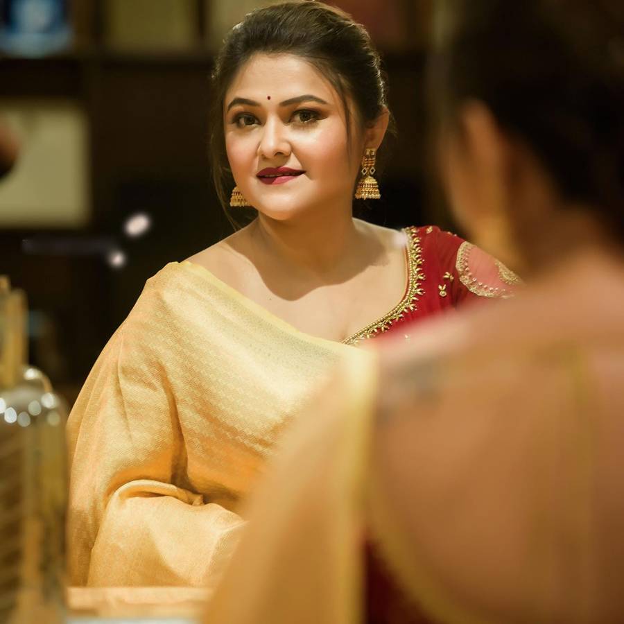 What Is Doing Actress Koneenica Banerjee Except Cookery Show Rannaghar dgtl