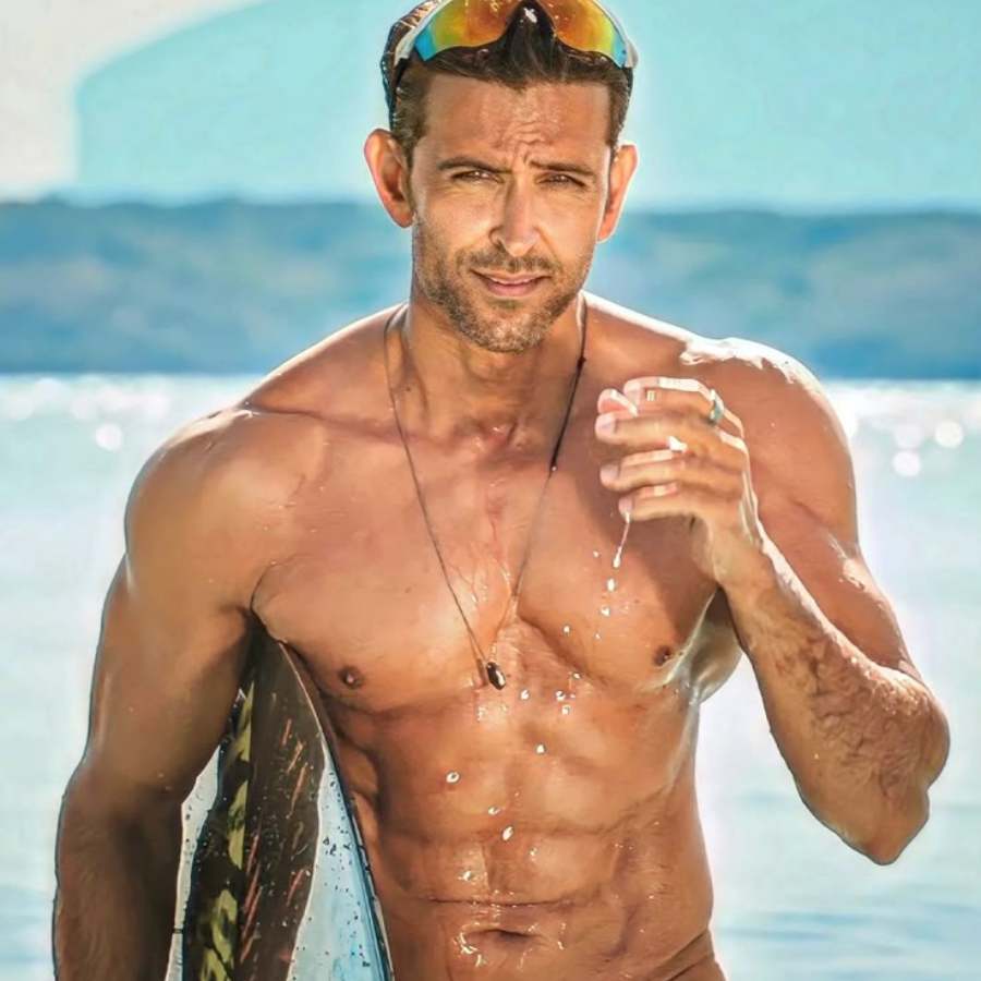 ফাইটার  সিনেমার আগেও নিজের চেহারায় মনযোগ দিয়েছিলেন হৃতিক। 