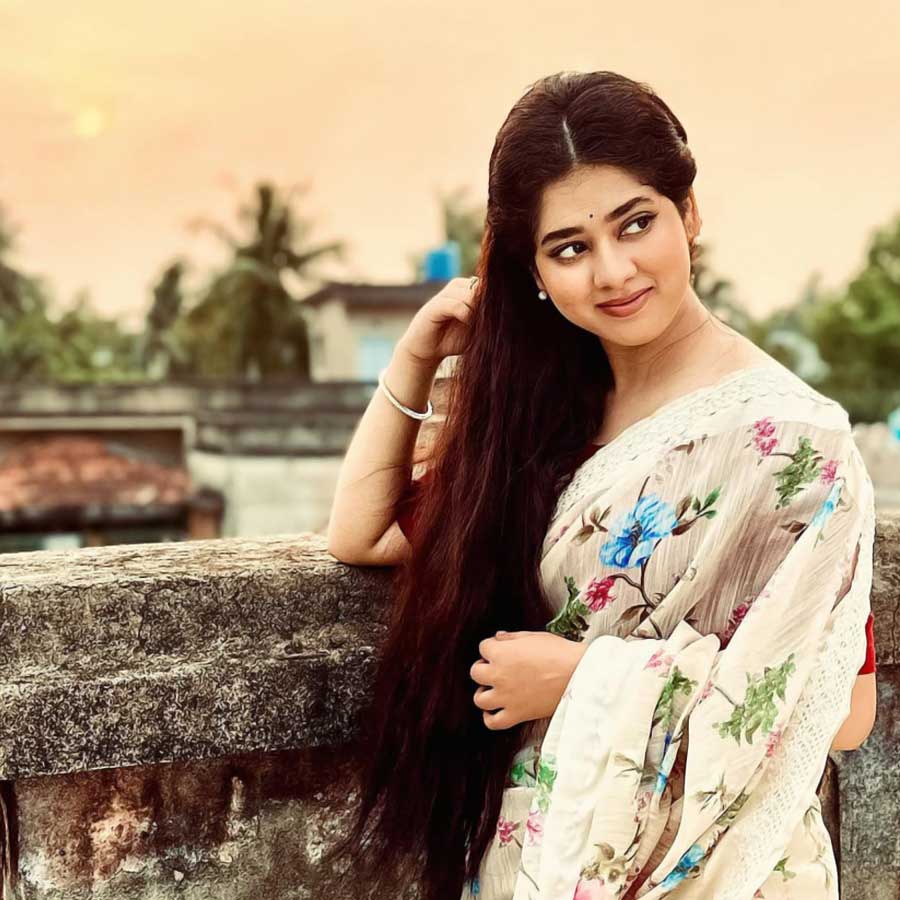 Dibyajyoti Dutta Shares his memories about Ditipriya Roy on her birthday dgtl