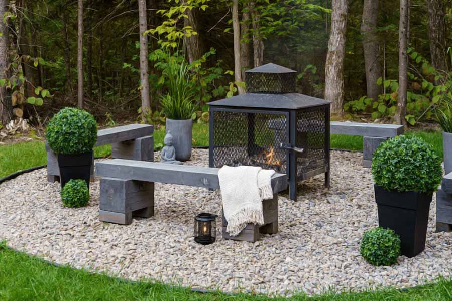 বাড়িতে বাগান থাকলে, সেই স্থানও এমন কায়দায় সাজাতে পারেন।