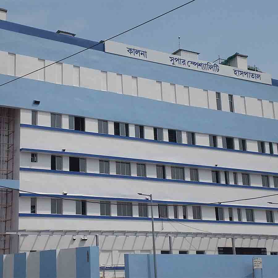 Family members of patients complains about lack of security in Kalna Sub Division hospital and Super Speciality Hospital