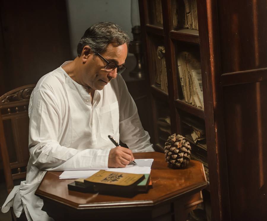 দেবশঙ্কর হালদার ‘রাজশেখর বসু’ ছবির দৃশ্য।