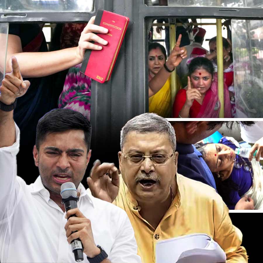 Abhishek Banerjee and Kalyan Banerjee absent from ECI march of opposition parties
