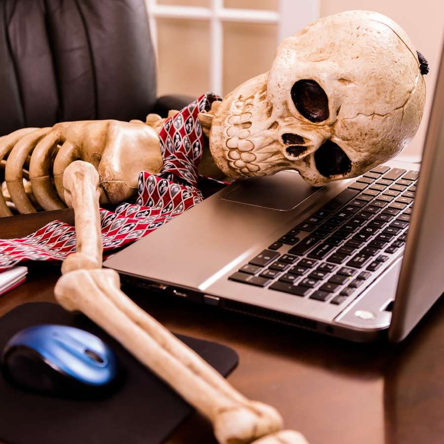 A Cardiologist gives suggestion to make your sedentery desk job healthy dgtl