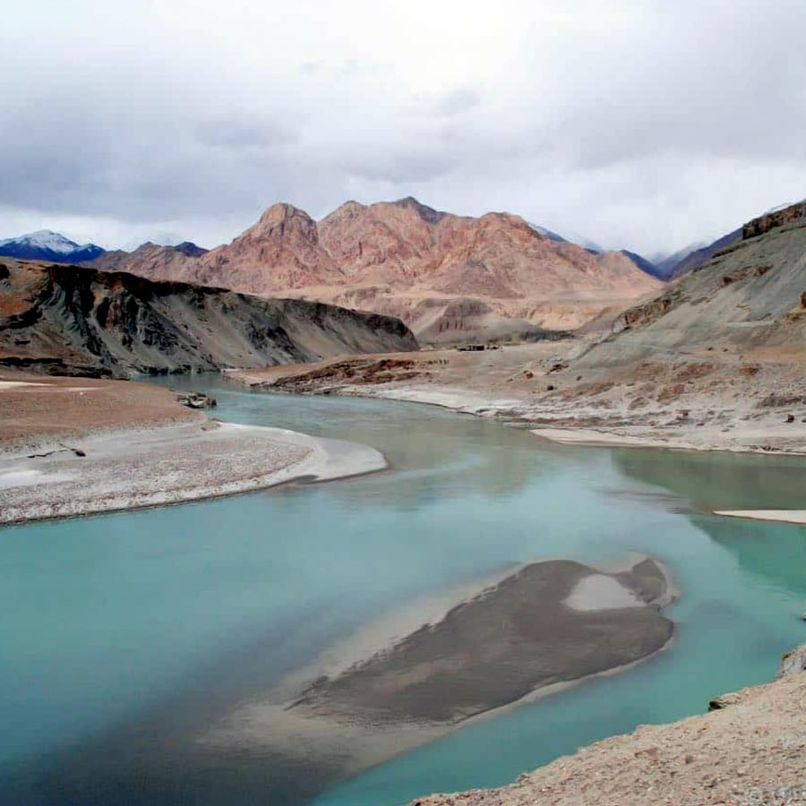 Field Marshal Asim Munir threatened that Pakistan will destroy Indian dams with missile if it construct on Indus river 