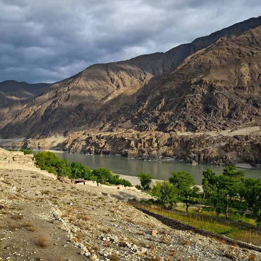 Field Marshal Asim Munir threatened that Pakistan will destroy Indian dams with missile if it construct on Indus river 