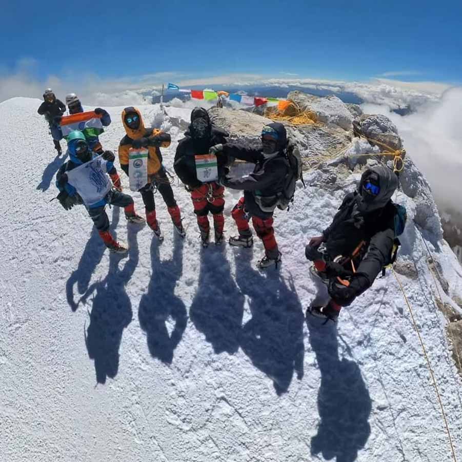 Six mountaineers from Howrah completes Mount Leo Pargil summit dgtld