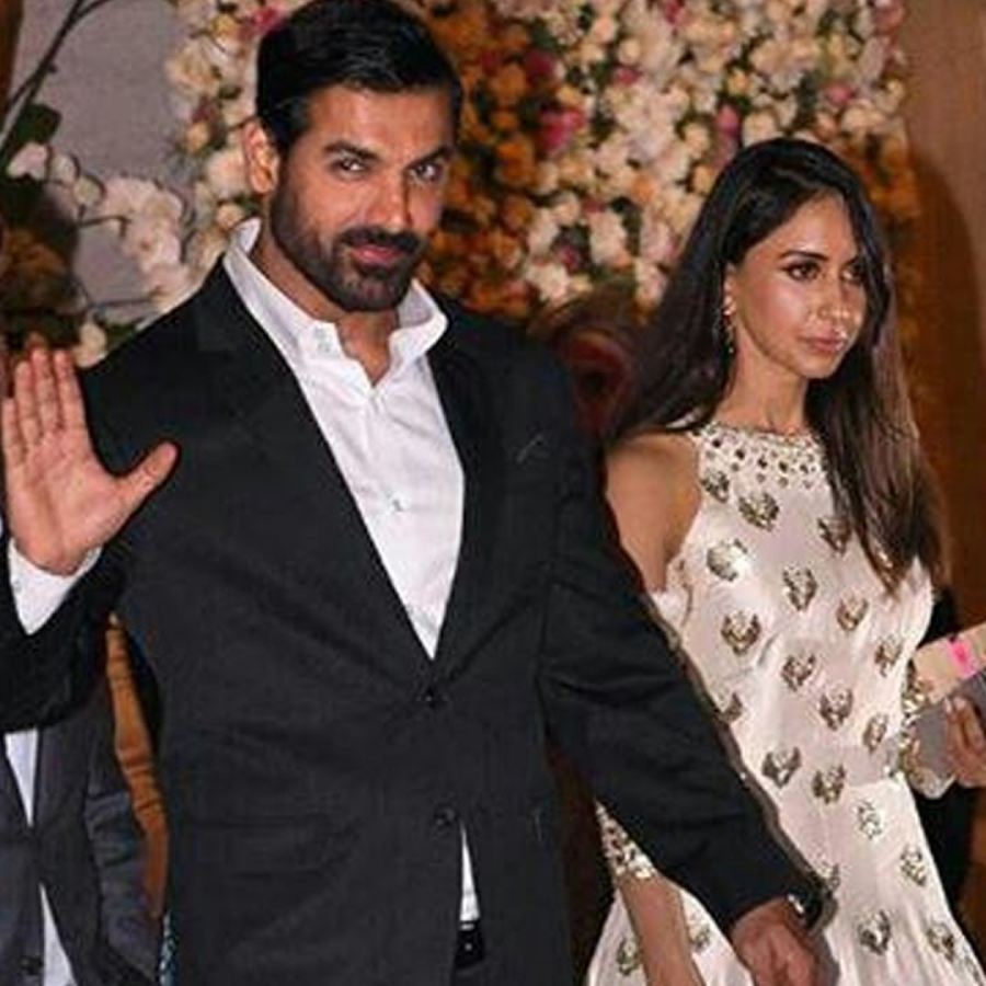 জন আব্রাহামের বৈবাহিক সাফল্যের মূলমন্ত্র।