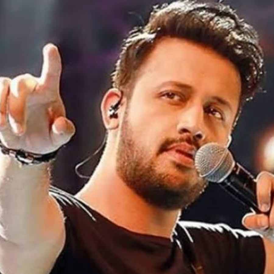 Pakistani Singer Atif aslam shares his grief as he loses his closed one dgtl