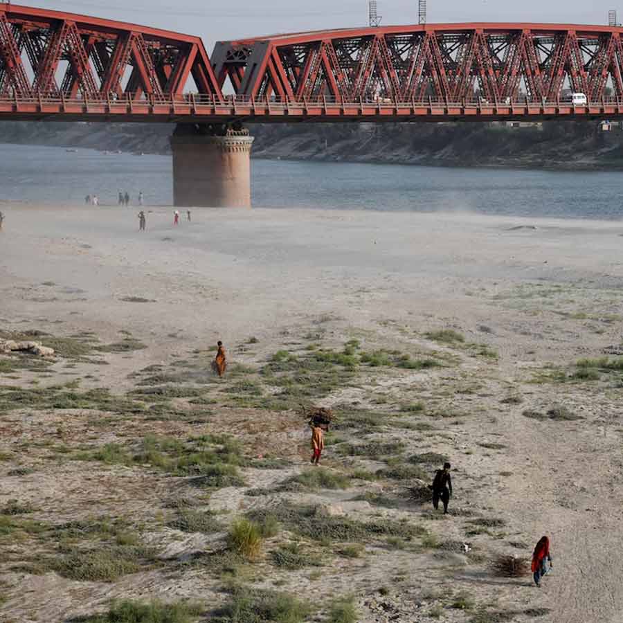 Pakistan’s 12 lakh people displaced amid water level reduced 80 percent in delta region of Indus River 