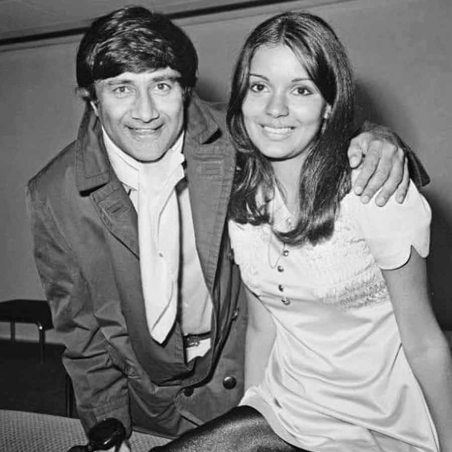 Dev Anand and Zeenat Aman