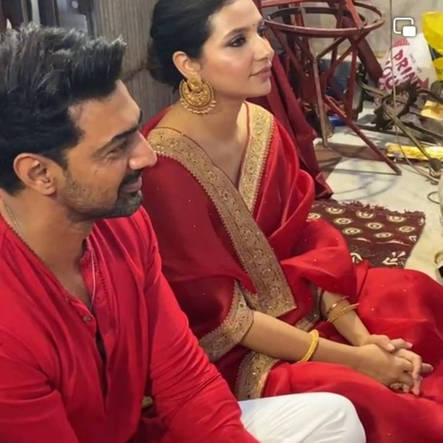 Subhashree Ganguly And Dev Went To Naihati Kali Mandir And Worship Goddess For Movie Dhumketu Success dgtl