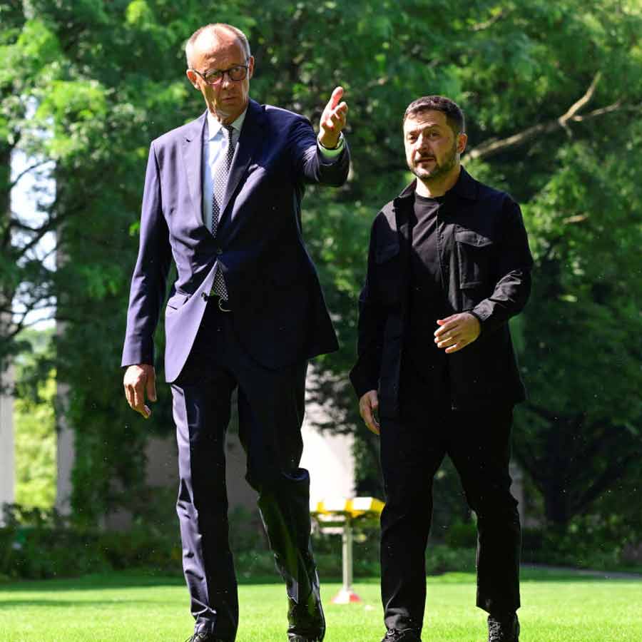 Ukraine President Volodymyr Zelenskyy and European Leaders hold virtual meeting with US President Donald Trump dgtl