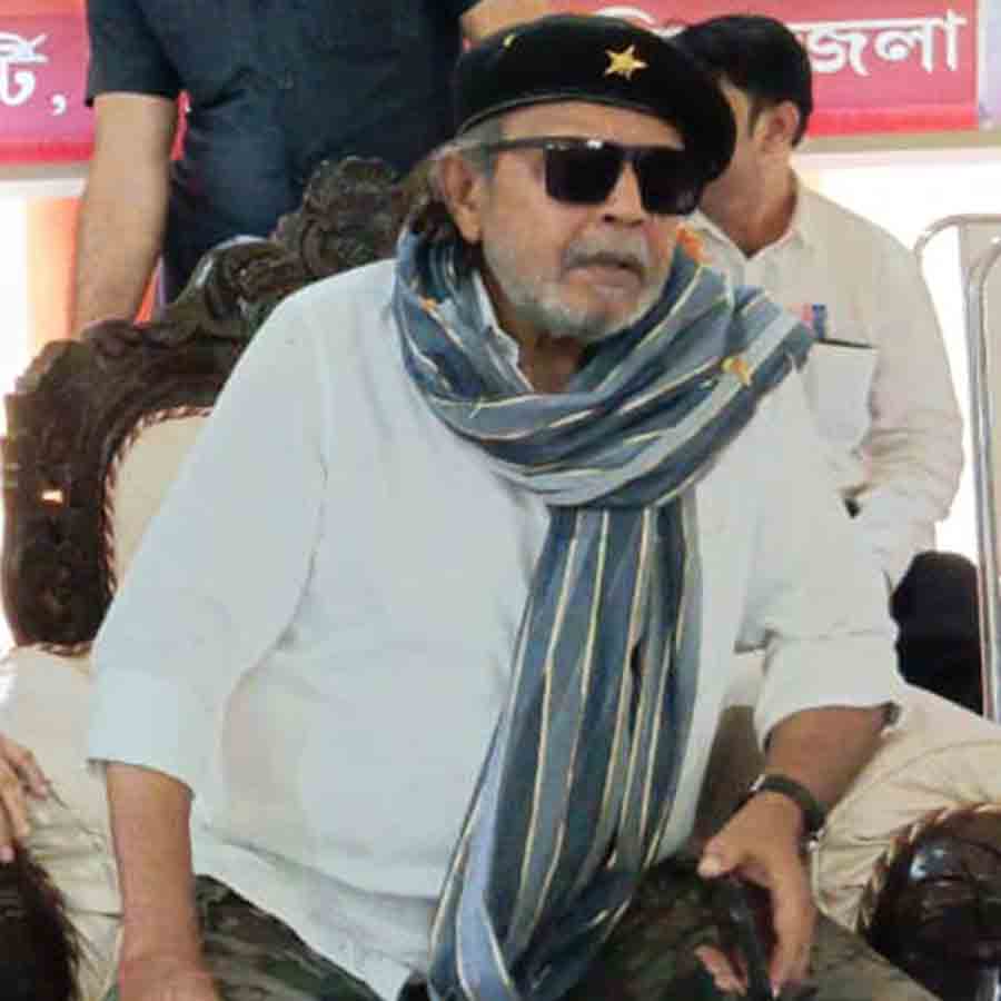Actor cum BJP leader Mithun Chakraborty addresses Amader para Amader Samadhan as beggary, TMC Counters dgtld