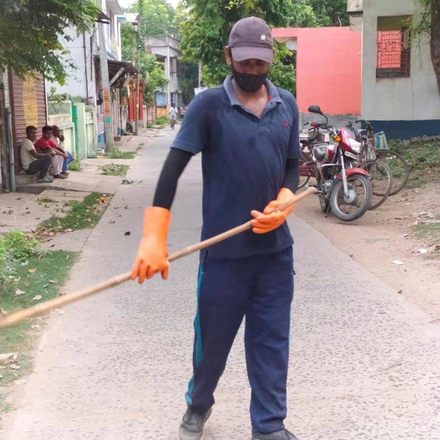 A person will be awarded for cleaning roads and raising awareness in Bardhaman
