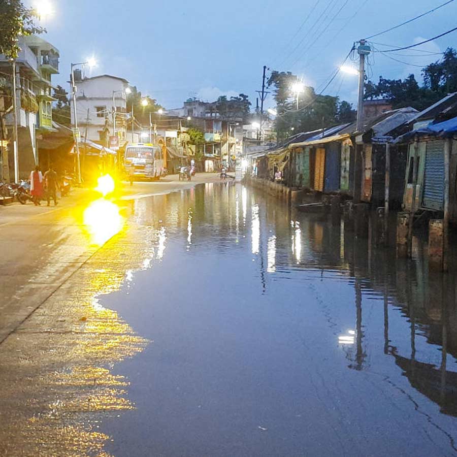 BJP workers are playing active role to control flood situation in Ghatal after Suvendu Adhikari visited the place