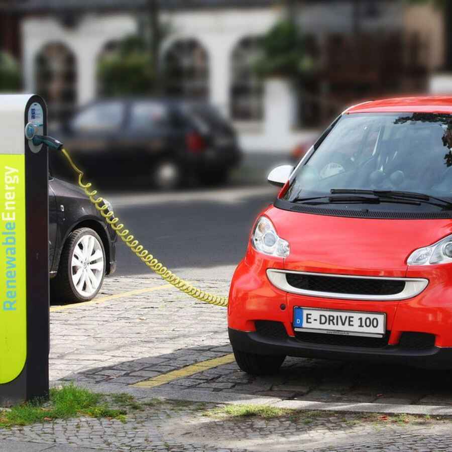 Key tips for a smooth EV driving experience during Durga Puja pandal hopping dgtl