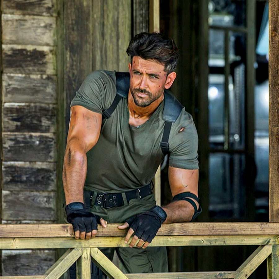 Bollywood actor Hrithik Roshan’s trainer reveals secrets behind his bigger biceps in War 2