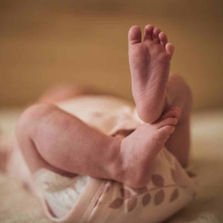 British woman claimed she suddenly discovers of her 9 month pregnancy and gives birth in toilet