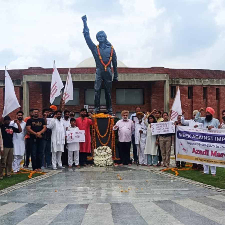 SFI pays tribute at Bhagat Singh’s ancestral home