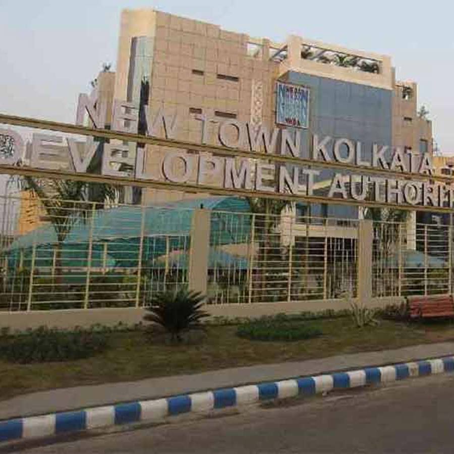 New Town Kolkata Development Authority has started cleaning and renovation work in various places in New Town before Durga Puja