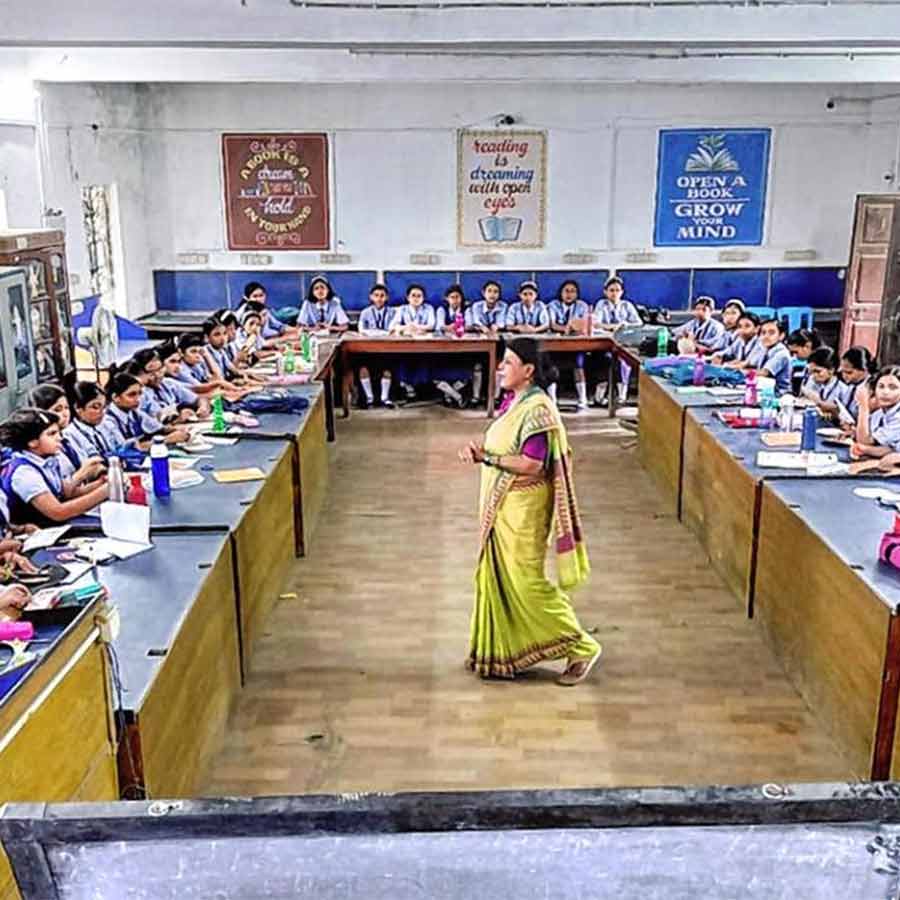 Some schools of West Bengal have also arranged for students to sit in a semicircle
